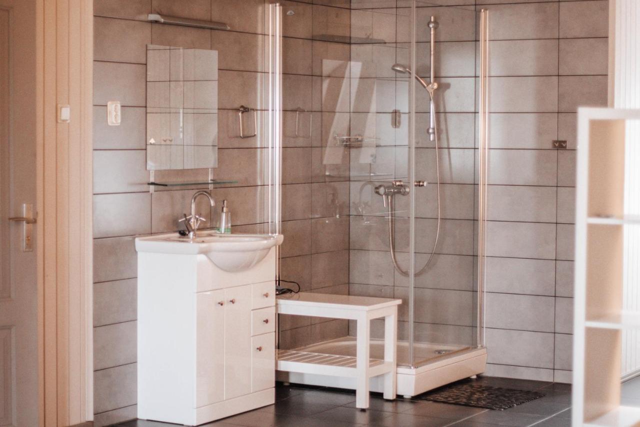 Rabbit Hotel Raiskums Zewnętrze zdjęcie